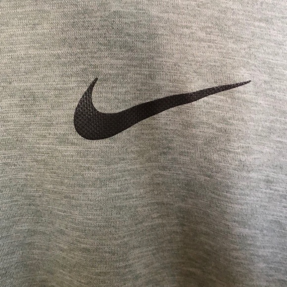 Nike Dri-Fit T-Shirt - Picture 2 of 3
